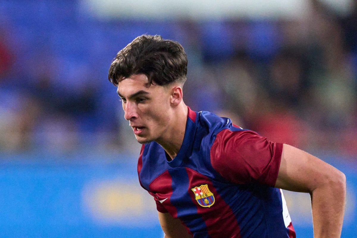 Guille Fernández ký hợp đồng mới với Barcelona