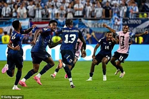 Sidny Cabral thể hiện niềm vui sau pha lập công